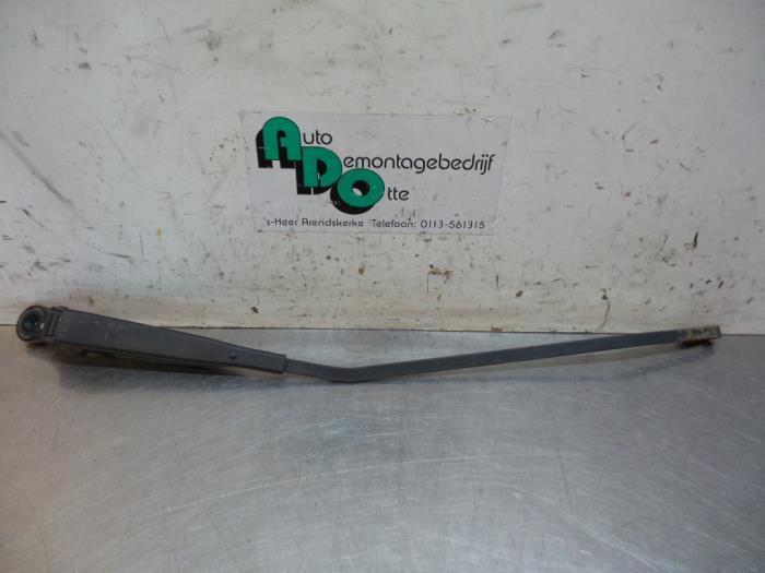 Ruitenwisserarm voor van een Renault Kangoo (Kangoo 01-), Auto-onderdelen, Ruiten en Toebehoren, Renault, Gebruikt, 3 maanden garantie