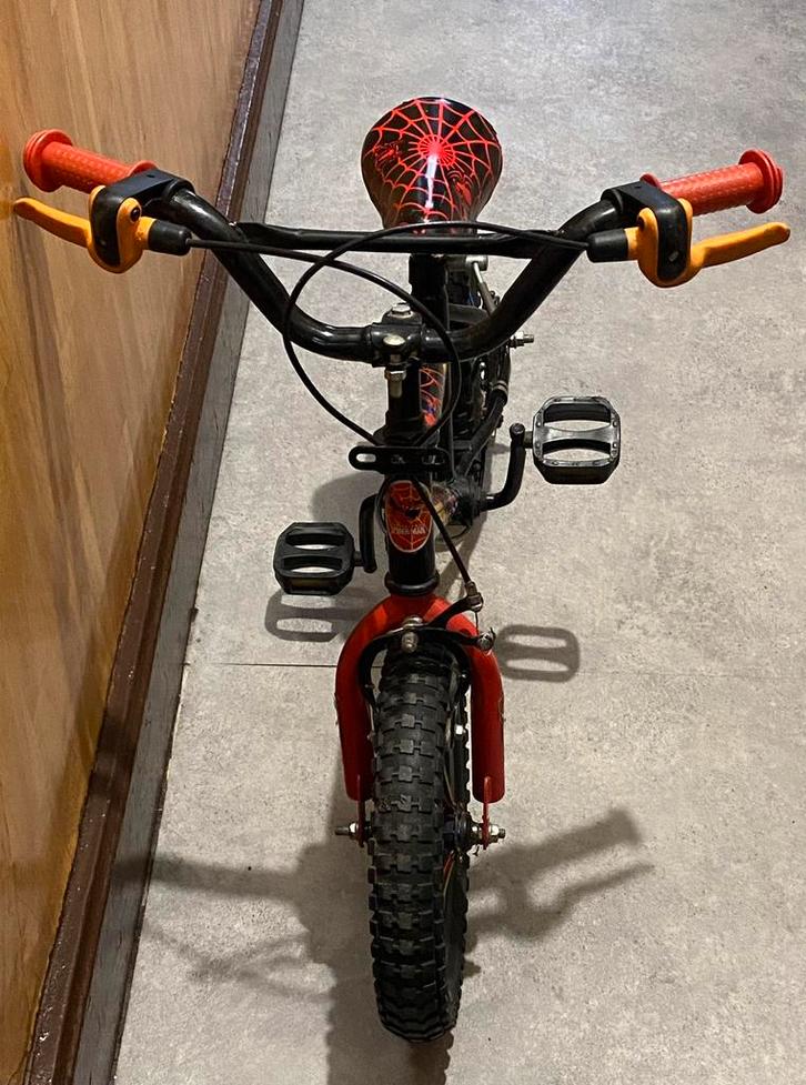 Spider-Man Marvel 12-inch kinderfiets 3-5 jaar oud, €20, Fietsen en Brommers, Fietsen | Jongens, Gebruikt, Handrem, Ophalen of Verzenden