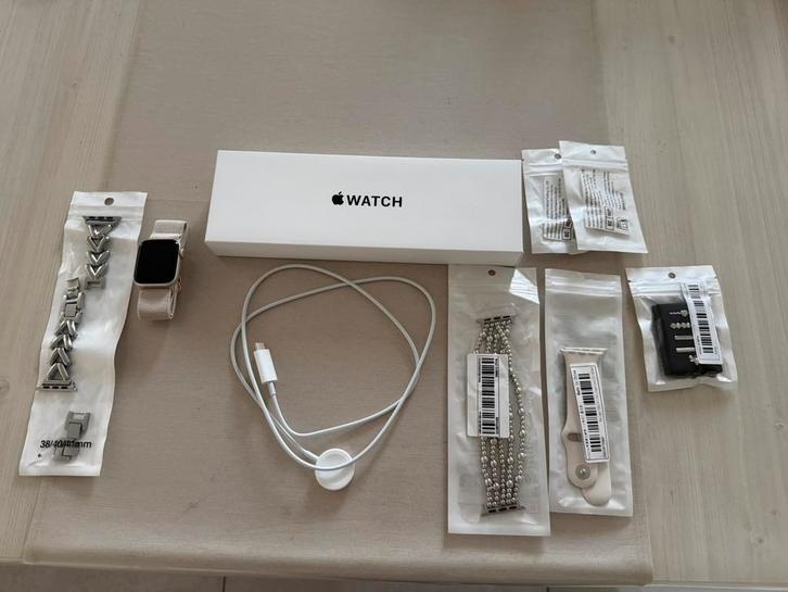 apple watch SE 2e gen 40 mm beige nieuwstaat, Handtassen en Accessoires, Smartwatches, Zo goed als nieuw, iOS, Ophalen of Verzenden