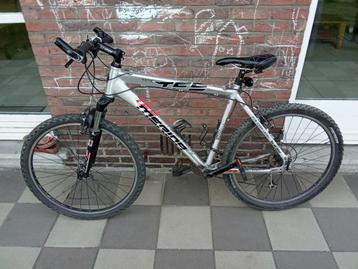 Mountainbike zoekt nieuwe eigenaar. beschikbaar voor biedingen