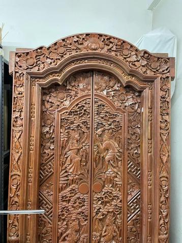 Ancienne porte sculptée antique figures bois éxotique