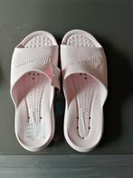 Claquette NIKE pointure 39, Ophalen of Verzenden, Nieuw, Roze