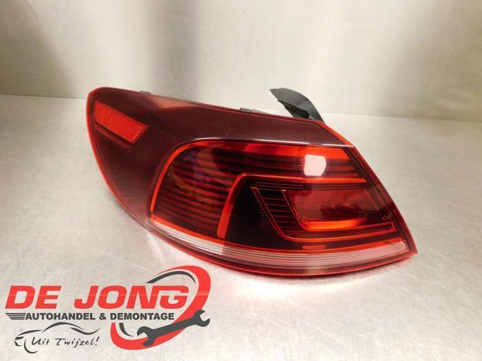 Feu arrière gauche d'un Volkswagen Passat, Autos : Pièces & Accessoires, Éclairage, Volkswagen, Utilisé, 3 mois de garantie, Enlèvement ou Envoi