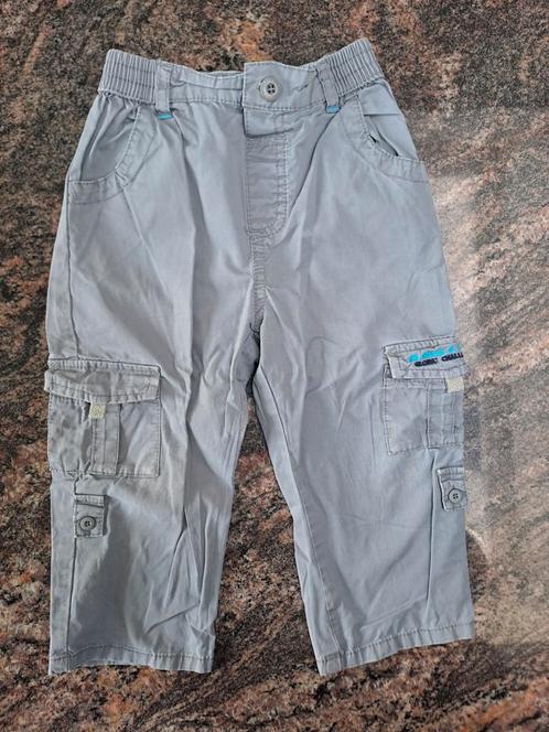 Mt 86 Grijze broek met rekkerband, Kinderen en Baby's, Babykleding | Maat 86, Gebruikt, Jongetje, Broekje, Ophalen of Verzenden