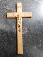 Crucifix en bois, Enlèvement