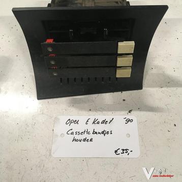 Opel E Kadet 1.4 1990 Cassettebandjes houder werkend beschikbaar voor biedingen