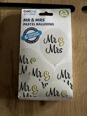 lot de ballons blancs avec imprimé « Mr & Mrs » (6 pièces) - disponible aux enchères