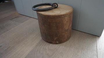 Deurstopper massief hout met ring-robuust-rustiek-authentiek beschikbaar voor biedingen