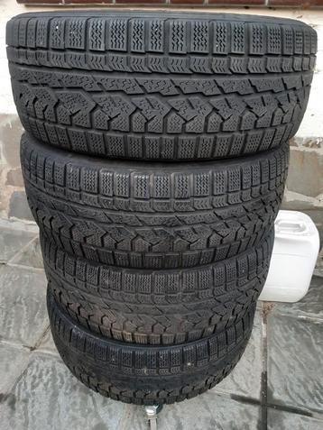 kumho 235/55R18 winterbanden voor SUV en 4x4

 beschikbaar voor biedingen