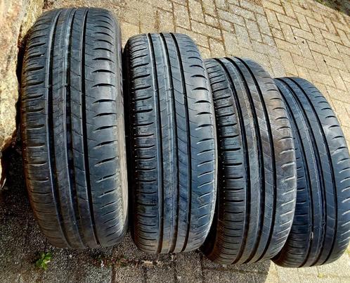 4 jantes Mercedes avec des bons pneus été 195/65-15, Auto-onderdelen, Banden en Velgen, Banden en Velgen, Zomerbanden, 15 inch