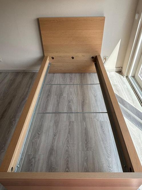 Bed + lattenbodem + nachtkastje, Huis en Inrichting, Slaapkamer | Complete slaapkamers, Gebruikt, Eenpersoons, Ophalen