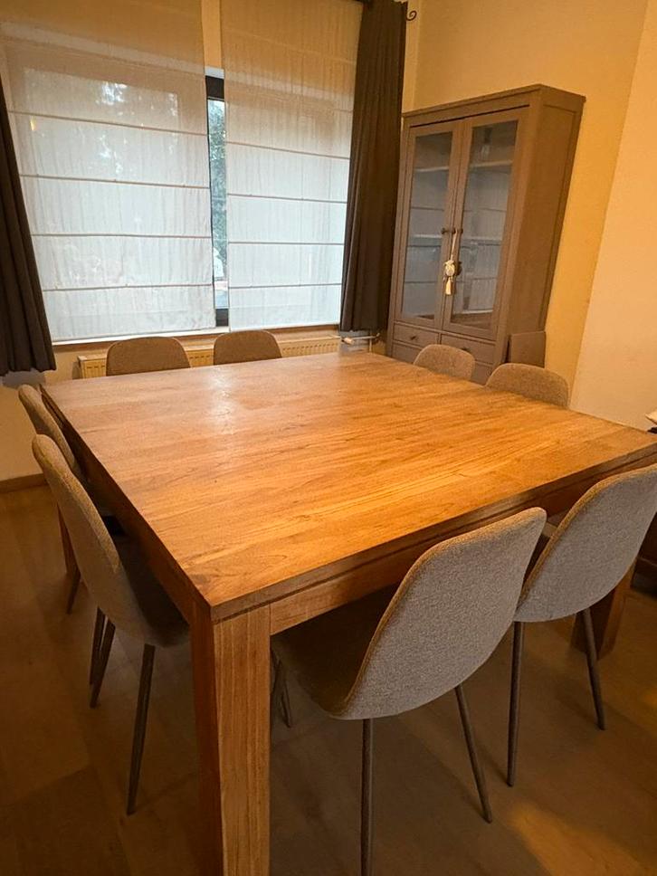 Grote vierkante tafel - massief hout, Huis en Inrichting, Tafels | Eettafels, Zo goed als nieuw, Vierkant, Ophalen