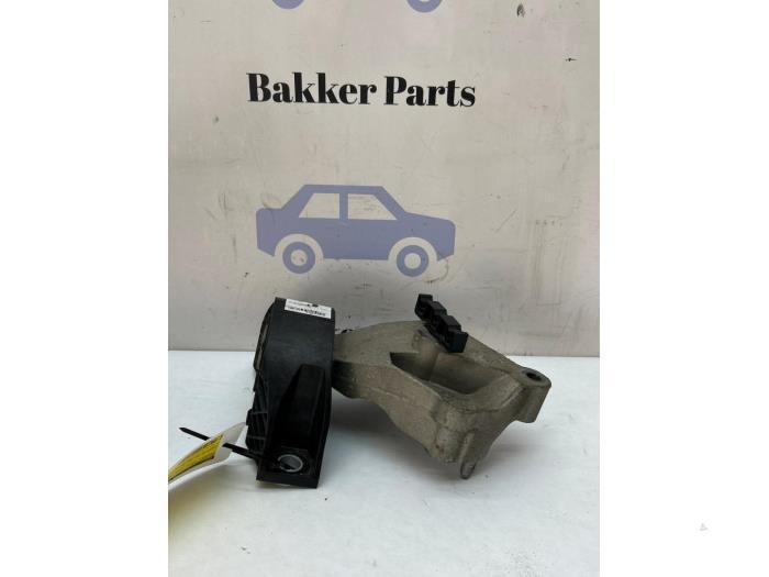 Motorsteun van een Renault Clio, Auto-onderdelen, Ophanging en Onderstel, Renault, Gebruikt, 3 maanden garantie