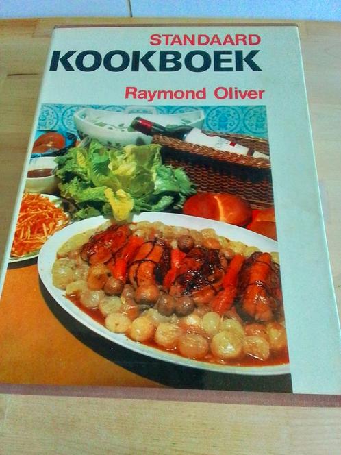 Standaard kookboek  van Raymond Oliver, Livres, Livres de cuisine, Utilisé, Enlèvement ou Envoi