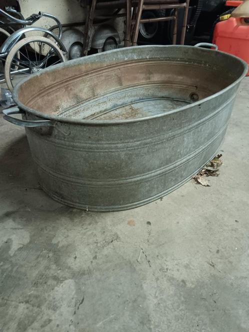Zinken bad en schaaltjes prijs 120€, Tuin en Terras, Bloembakken en Plantenbakken, Zo goed als nieuw, Overige materialen, Balkon