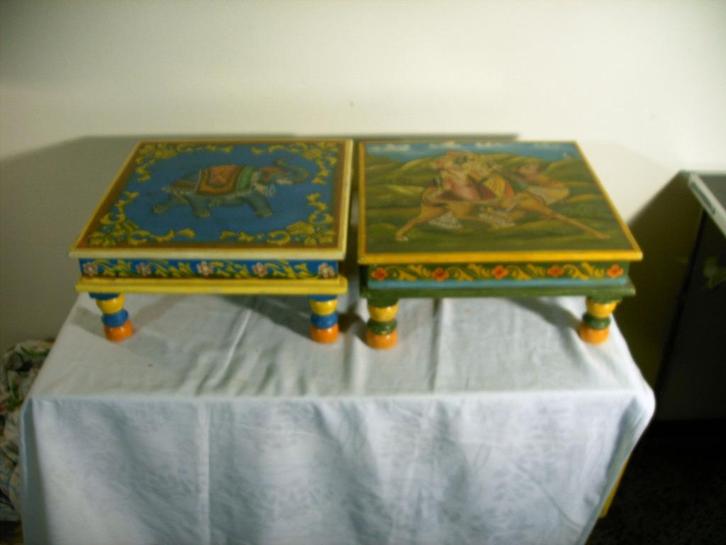 Deux tables d'appoint indiennes, Maison & Meubles, Tables | Tables d'appoint, Utilisé, Carré, Moins de 45 cm, Moins de 55 cm, Bois