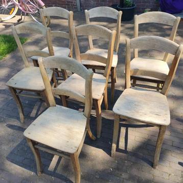 7 boerenstoelen  beschikbaar voor biedingen