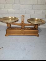 une balance Roberval ancienne en fonte et avec des plateaux, Enlèvement ou Envoi