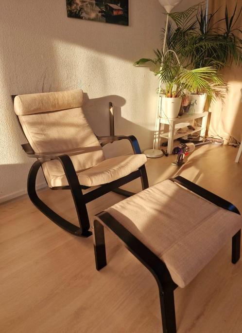 Ikea Poang relax Schommelstoel + voetenbank, Huis en Inrichting, Fauteuils, Zo goed als nieuw, Hout, Ophalen of Verzenden