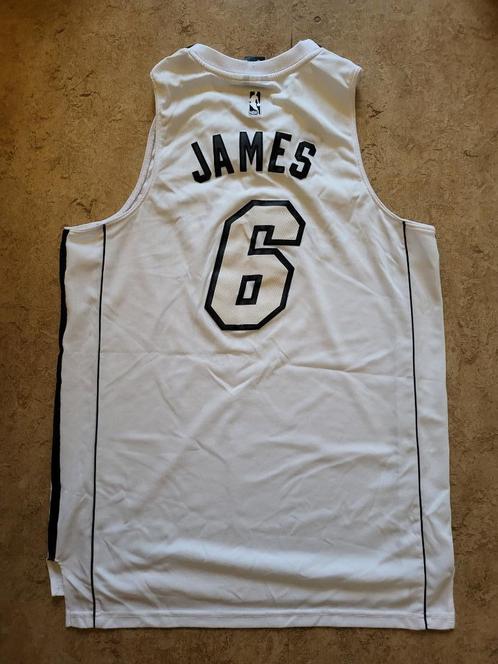 NBA LeBron James Heat (White Hot) shirt Adidas (L) (vlek), Sport en Fitness, Basketbal, Gebruikt, Kleding, Ophalen of Verzenden