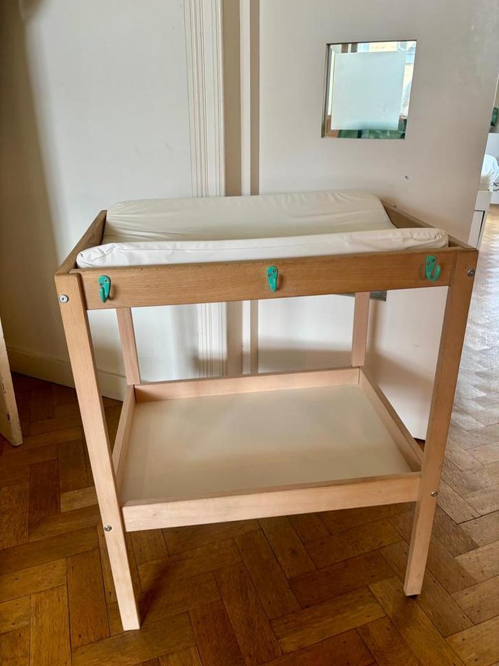 Table à langer + matelas IKEA - tres bon état, Enfants & Bébés, Chambre d'enfant | Commodes & Armoires, Comme neuf, Enlèvement