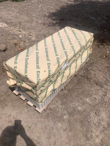 Nieuwe tegels 7.5 m2 50cm x 50cm beschikbaar voor biedingen