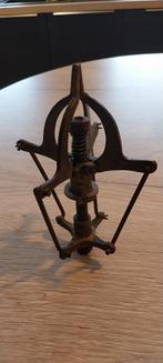 Ancien bagueur de pigeons, Antiquités & Art, Enlèvement