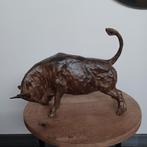 Pierre Chenet - Magnifique taureau en bronze, Antiquités & Art, Bronze, Enlèvement ou Envoi