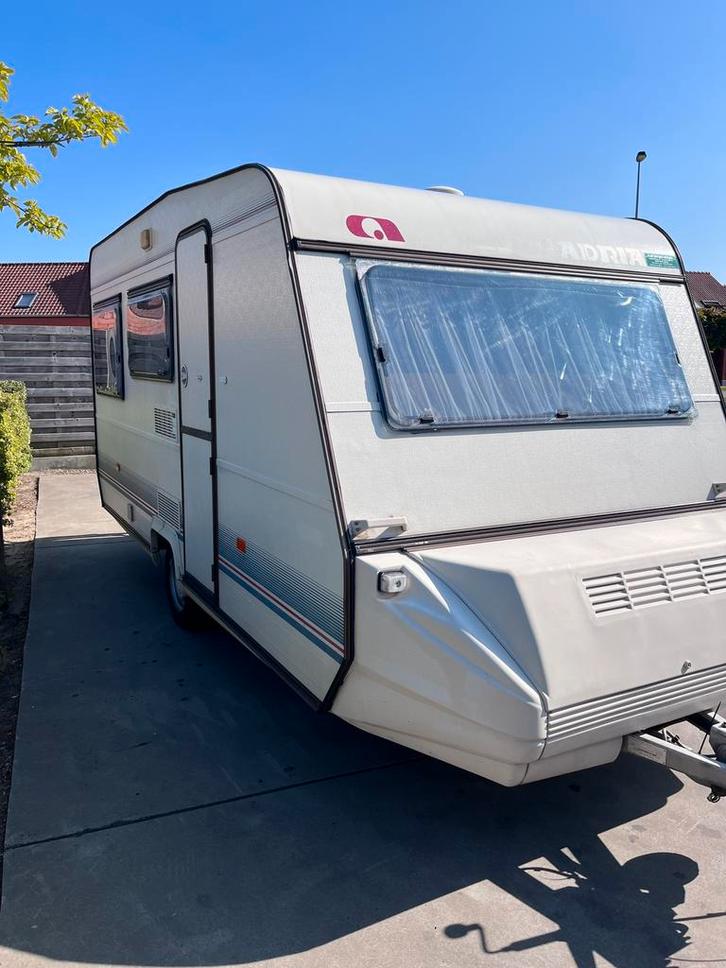 Adria 440td 1991 4 place lit jumeaux, Caravans en Kamperen, Caravans, Particulier, tot en met 4, 750 - 1000 kg, Adria, Stapelbed