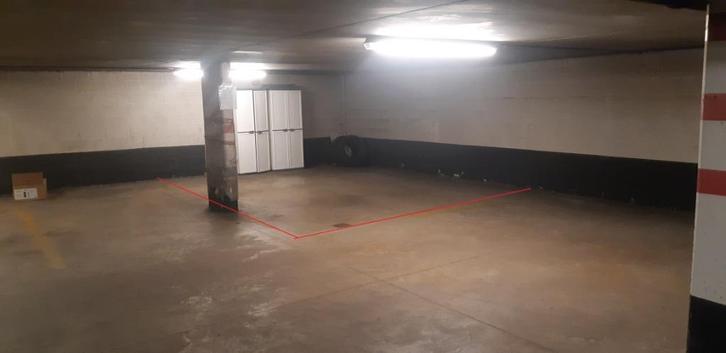 Ruime binnenstaanplaats te Antwerpen-Centrum, Immo, Garages en Parkeerplaatsen