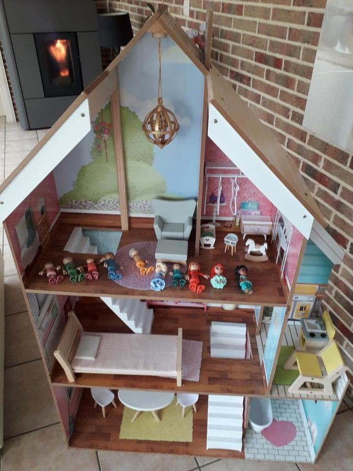 Poppenhuis ZOEY, Kinderen en Baby's, Speelgoed | Poppenhuizen, Zo goed als nieuw, Poppenhuis, Ophalen