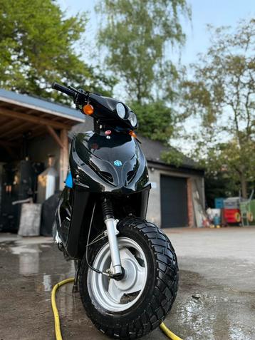 Scooter b klasse 70cc, Fietsen en Brommers, Ophalen, Zo goed als nieuw