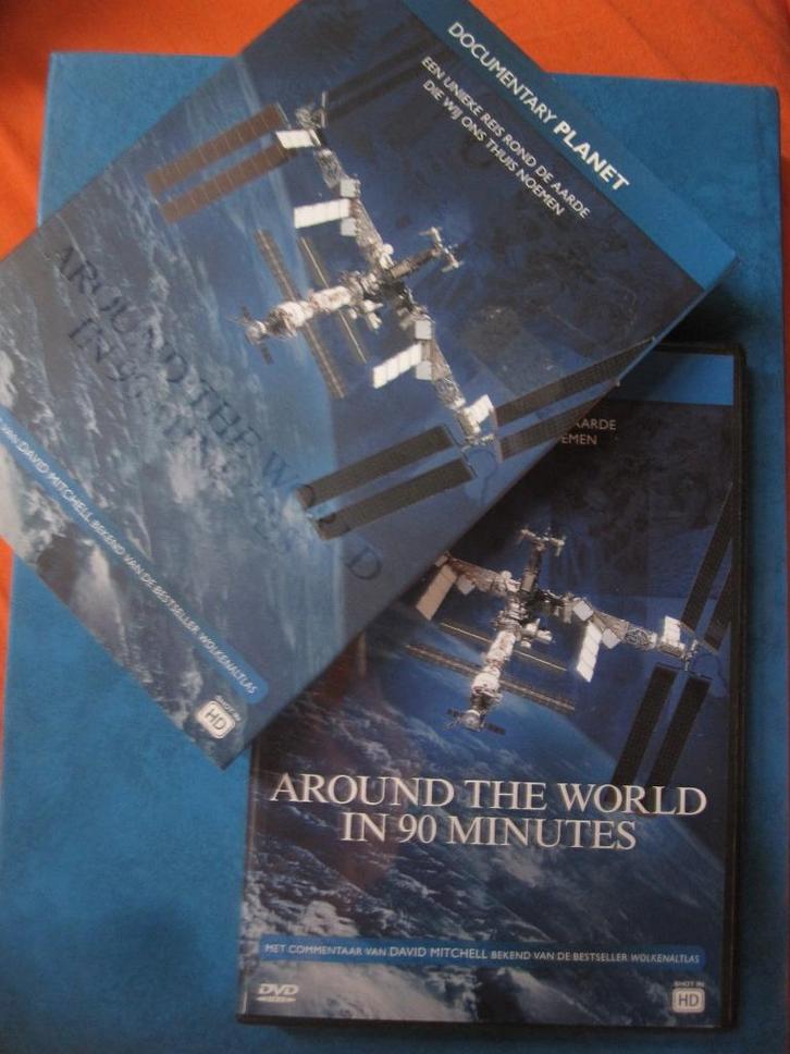 Around the World in 90 Minutes (in speciale schuifhoes), Cd's en Dvd's, Dvd's | Documentaire en Educatief, Zo goed als nieuw, Wetenschap of Techniek