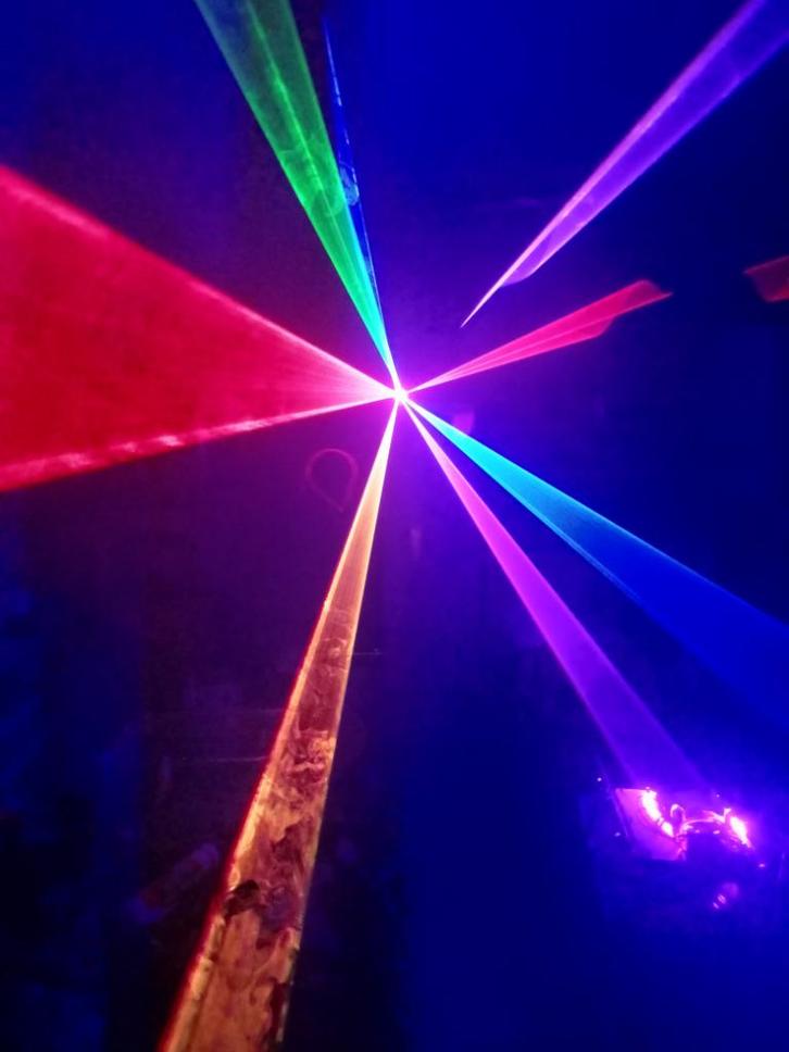 LAZER 2 WATTS - fait textes et formes, Muziek en Instrumenten, Licht en Laser, Zo goed als nieuw, Ophalen