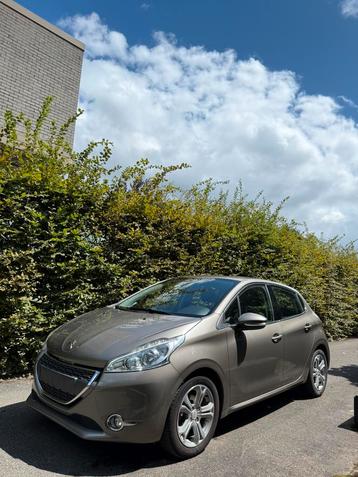 Peugeot 208 1.2 benzine met 120.000KM van 2014 met GARANTIE beschikbaar voor biedingen