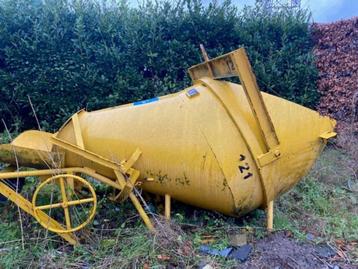 Bouwmaterialen en werfuitrusting beschikbaar voor biedingen