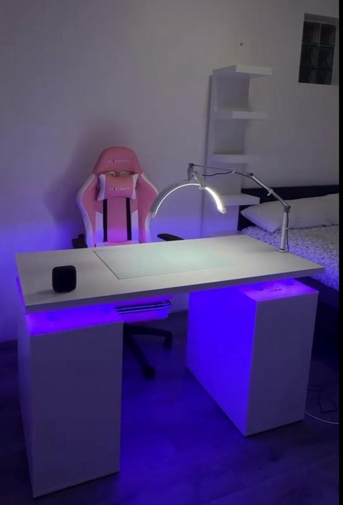 NAGELTAFEL VAN IKEA EN HICON GAMING STOEL, Maison & Meubles, Bureaux, Bureau, Enlèvement