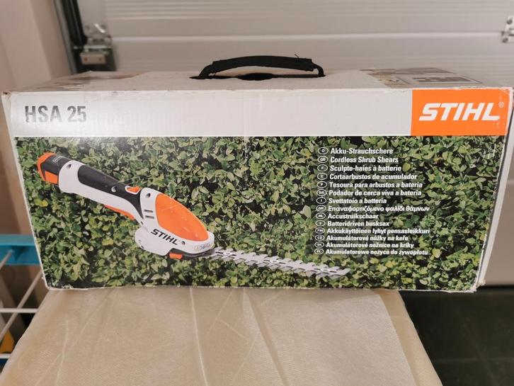 Stihl buxus en grasschaar, Tuin en Terras, Heggenscharen, Zo goed als nieuw, Accu, Ophalen