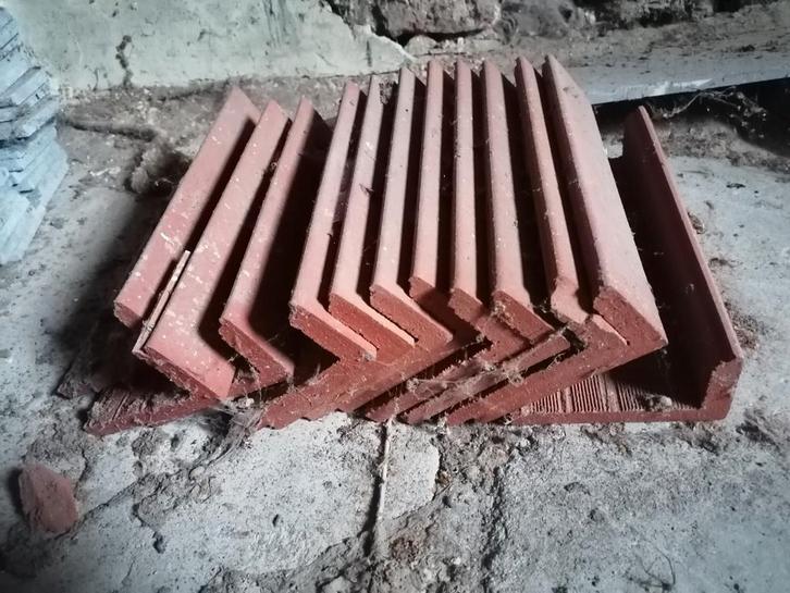 gebakken klei/terracotta hoek- of randtegels., Doe-het-zelf en Bouw, Tegels, Ophalen