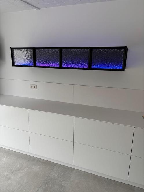 Zwarte hangkast met gegolfd glas, Huis en Inrichting, Kasten | Wandmeubels, Zo goed als nieuw, Minder dan 100 cm, 150 tot 200 cm