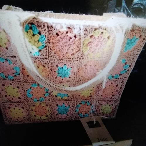 Kleine jute zak. Handmade gehaakt. Bohemian stijl, Handtassen en Accessoires, Tassen | Damestassen, Nieuw, Handtas, Verzenden