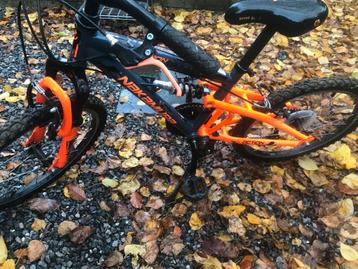 Vélo enfant nakamura full suspendu  disponible aux enchères