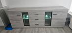 Kast/ Dressoir met glazedeurtjes en sfeer verlichting, Enlèvement, Comme neuf