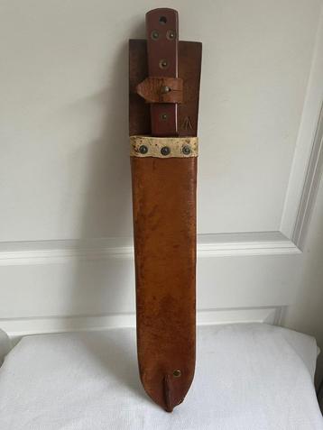 Top machette Broad arrow WW2 avec son fourreau beschikbaar voor biedingen