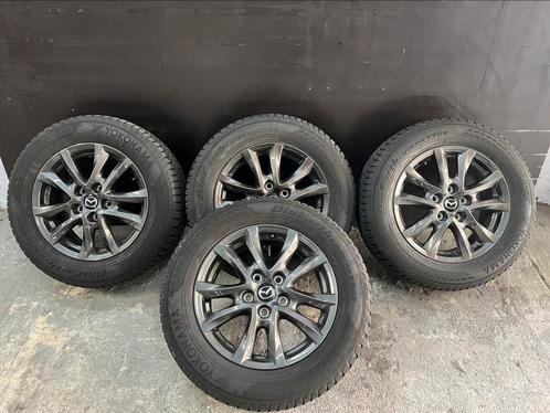 Jantes Mazda CX 3 + pneus d'hiver Yokohama, Autos : Pièces & Accessoires, Pneus & Jantes, Jante(s), Pneus hiver, 16 pouces, 215 mm