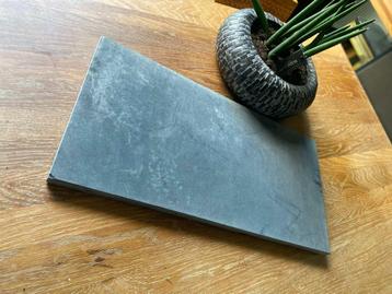 Blauwe hardsteen tegels 30 x 60, 108 stuks ( 19,44 m2) beschikbaar voor biedingen