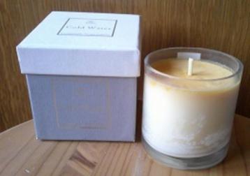 bougie parfumée J-Line NEUVE dans sa boite cadeau beschikbaar voor biedingen