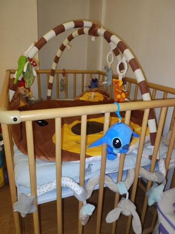 Kinderbed met wielen vol beschikbaar voor biedingen