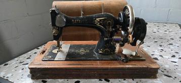 Antieke naaimachine van Batavus beschikbaar voor biedingen