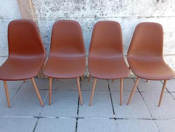 4 chaises couleur cognac